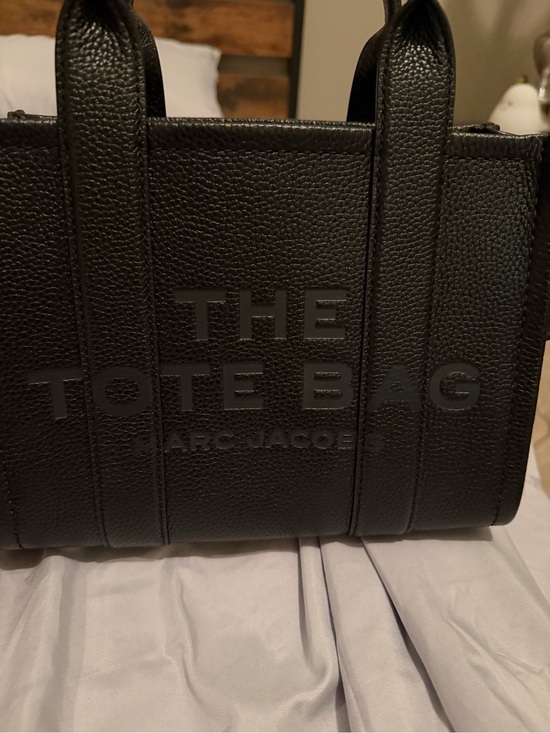Marc Jacobs Handbags - Marc Jacobs Black Pebbled Leather The Tote Bag